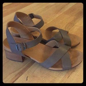 Lucky Brand leather sandals